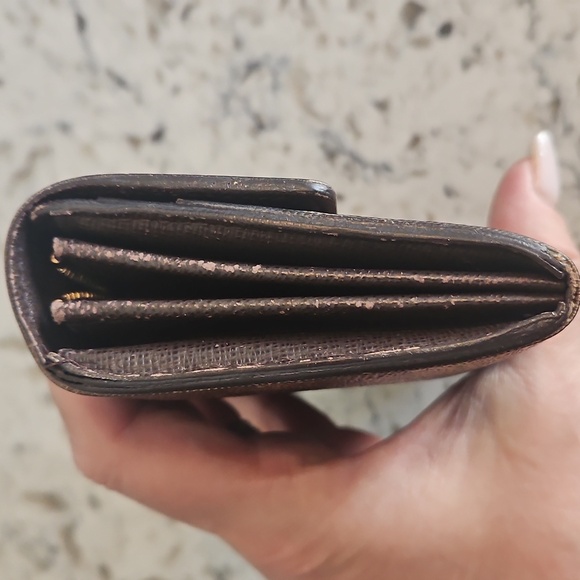 Louis Vuitton Damier Sarah Long Wallet - Picture 5 of 17